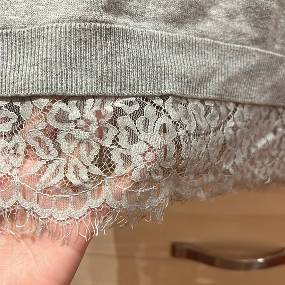 Grey sweater with lace - Picture 4 of 4
